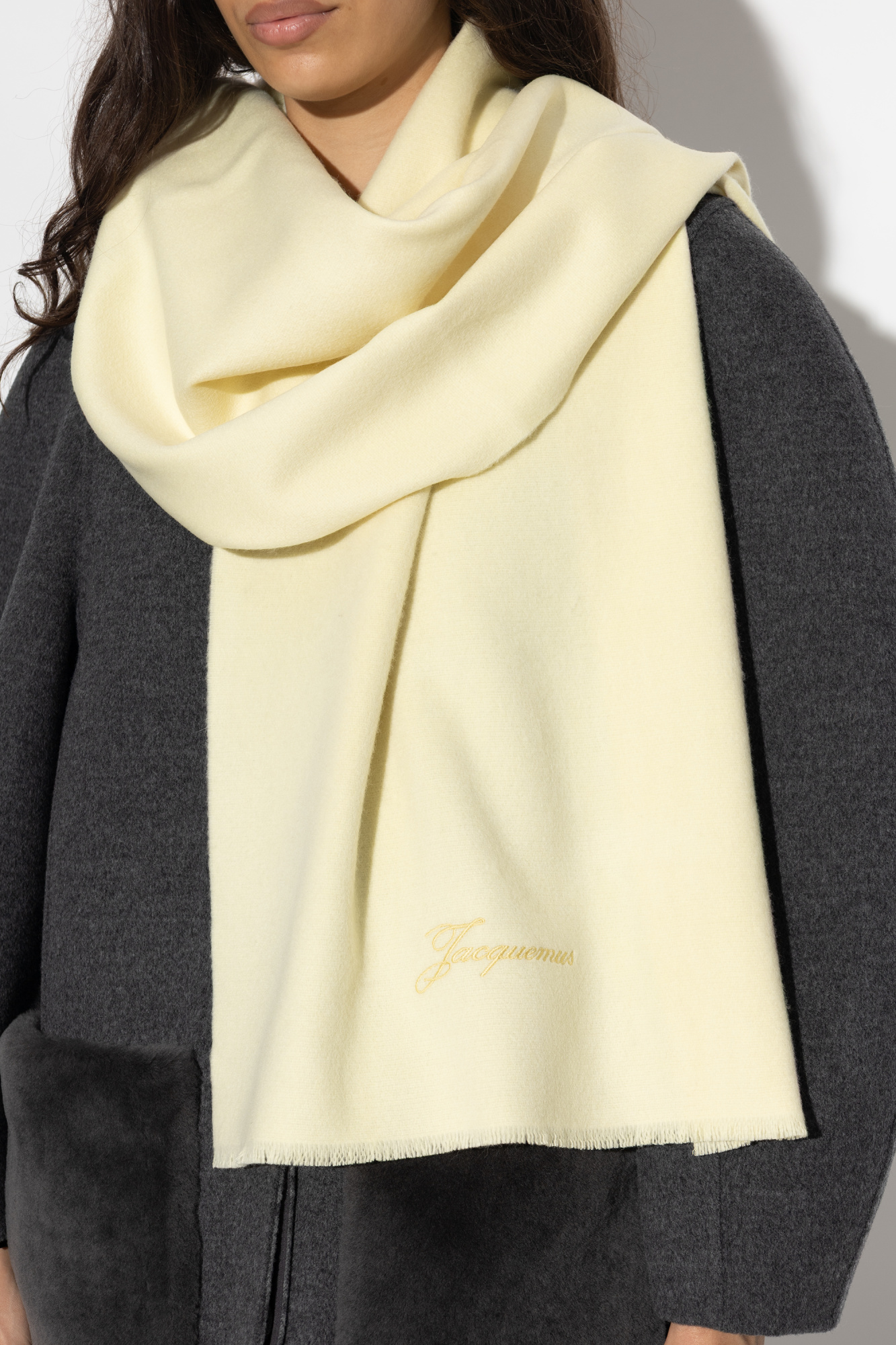 小物 Jacquemus 2024 Logo Lable Neck Scarf 小物 Jacquemus 2024 Logo Lable Neck Scarf The Jacquemus